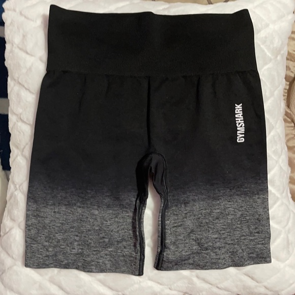 LAST CHACE AND I’m taking these DOWN!! Brand NEW never worn GymShark Shorts! - Picture 1 of 3